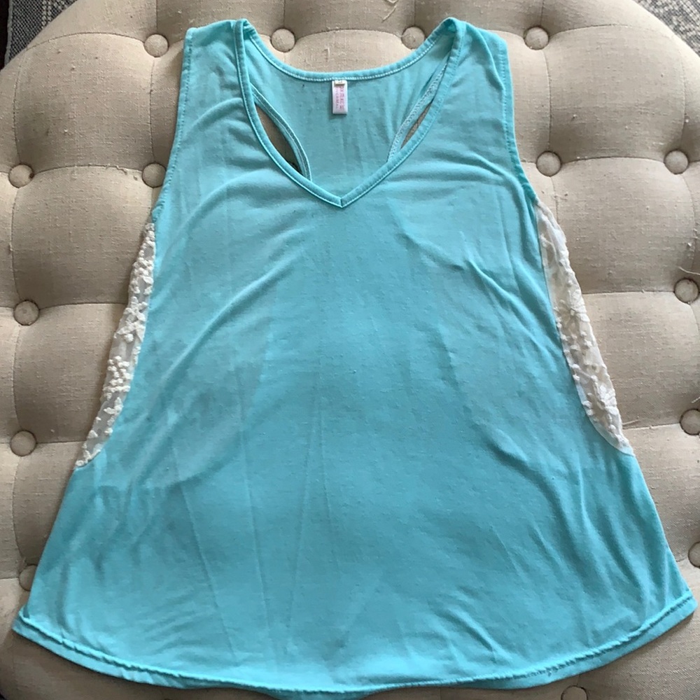 Razor back tank with lace
